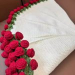 Knitted blanket bouquet with rose flowers-【LOOM-025】 - Image 12
