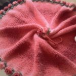 Red Rose Crochet Blanket Bouquet | Heart-Shaped Ombre Throw Gift-【LOOM-002】 - Image 3