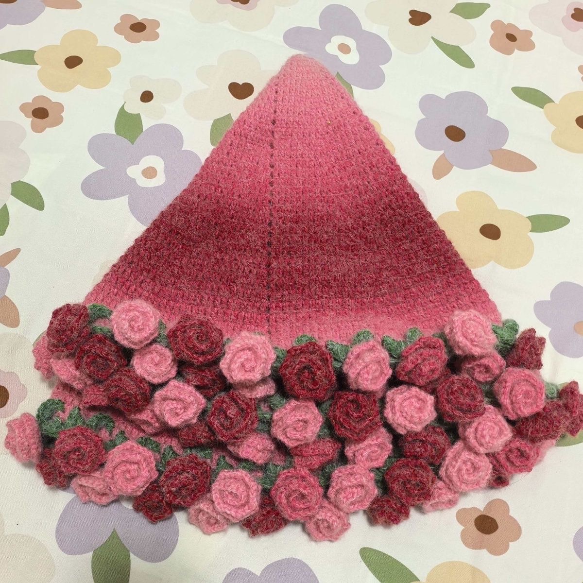 微信图片_20260911000359_1624_57 Red Rose Crochet Blanket Bouquet | Heart-Shaped Ombre Throw Gift-【LOOM-002】 - Image 1